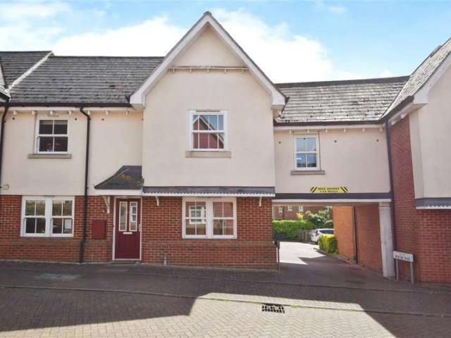 Maisonette for sale in Hythe, Fordham Heath