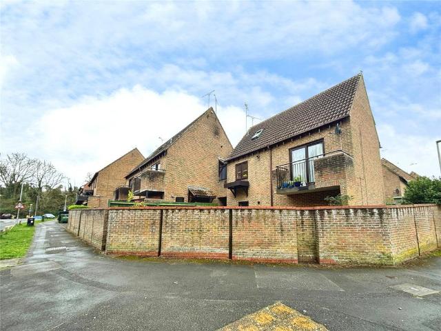 Flat for sale in Reading