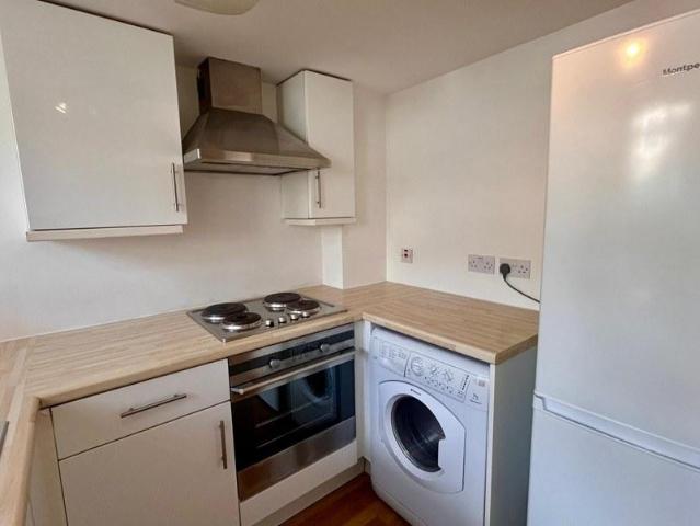 Flat for rent in Nangreaves, Wales