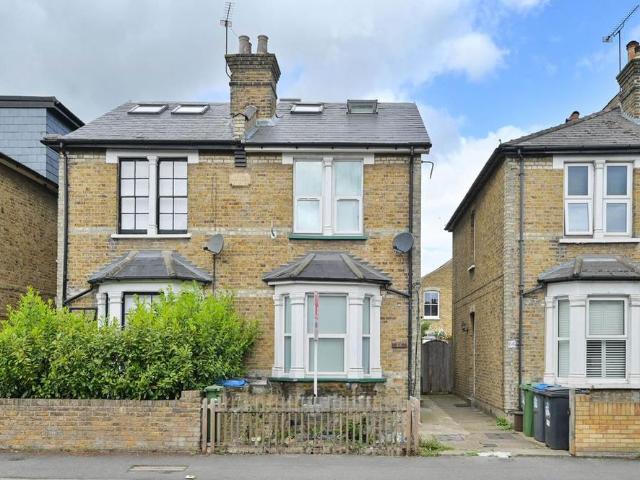 Studio for rent in Norbiton, Greater London