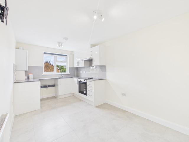 House for rent in Heol-las, Surrey