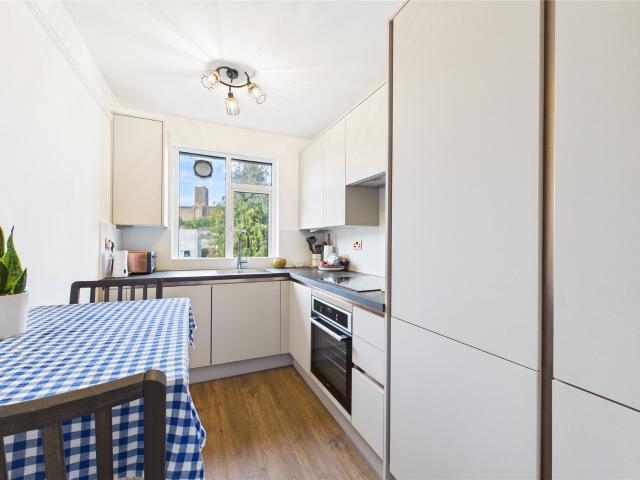 House for rent in Guildford Park, Guildford