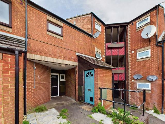 House for rent in Newtown, Reading