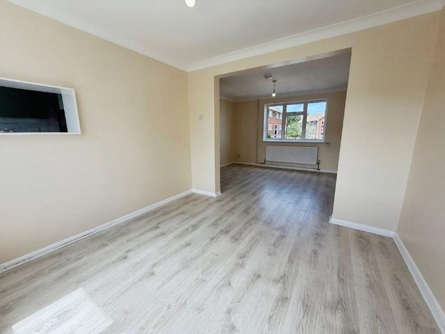 House for rent in Bromley Common, Greater London