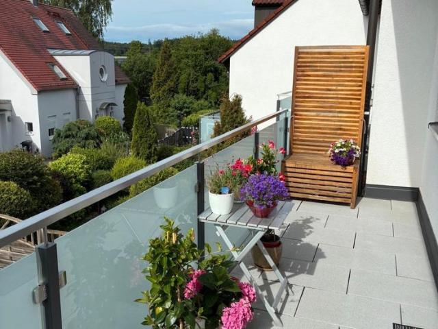 Wohnung kaufen in Adelsried, Bayern