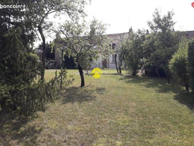 Maison vente à Saint-Amand-Montrond, La Guerche-sur-l'aubois