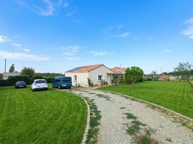 Villa vente à Le Village, Étables