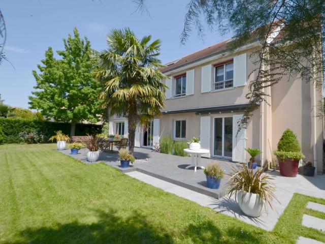 Maison vente à Saint-Germain-en-Laye, Croissy-sur-seine