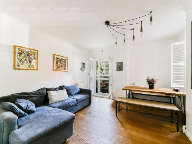 Apartment for rent in Maitland Park, Greater London