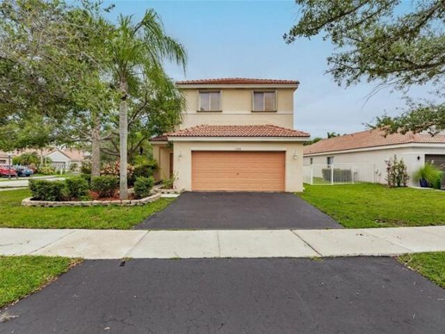 House for sale in Weston
