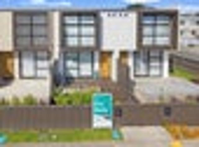 Townhouse for sale in Mount Roskill, Oroua County