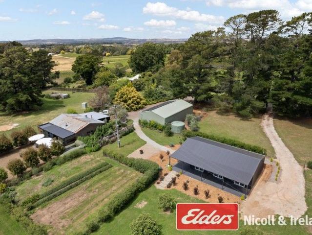 Cottage for sale in Canobolas, New South Wales