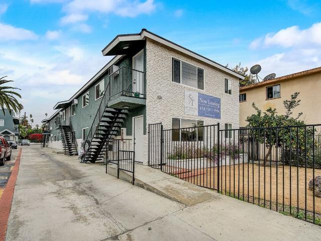 Apartment for rent in Canoga Park, California