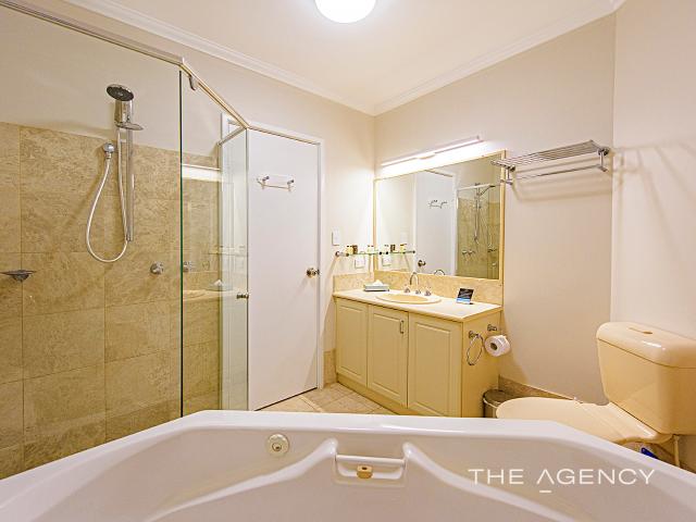 Apartment for sale in Broadwater, Western Australia