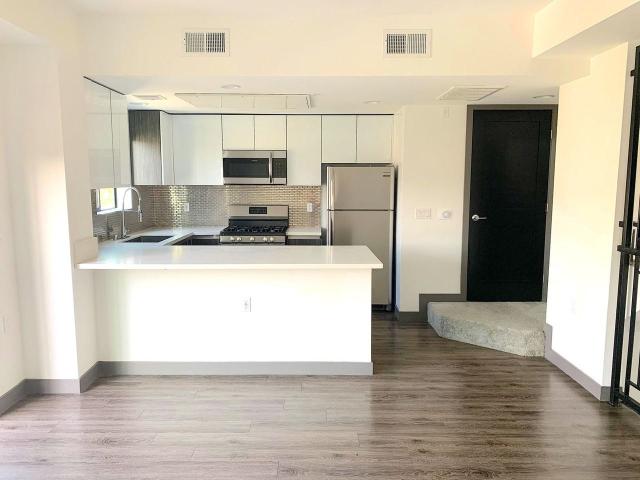 Apartment for rent in Canoga Park, California