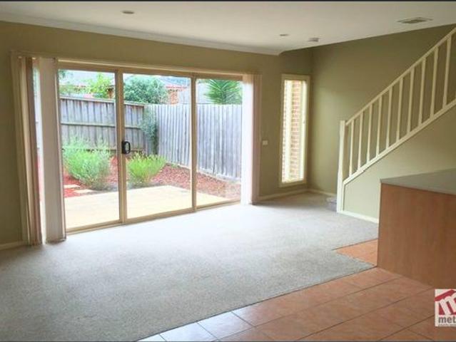 Townhouse for rent in Camerons Creek, Victoria