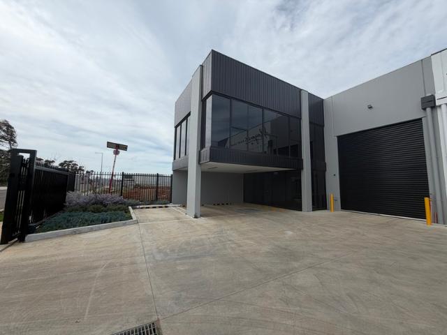 Warehouse for rent in Melton, Melbourne