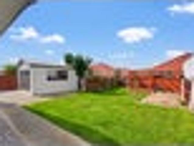 House for sale in Chaslands, Canterbury