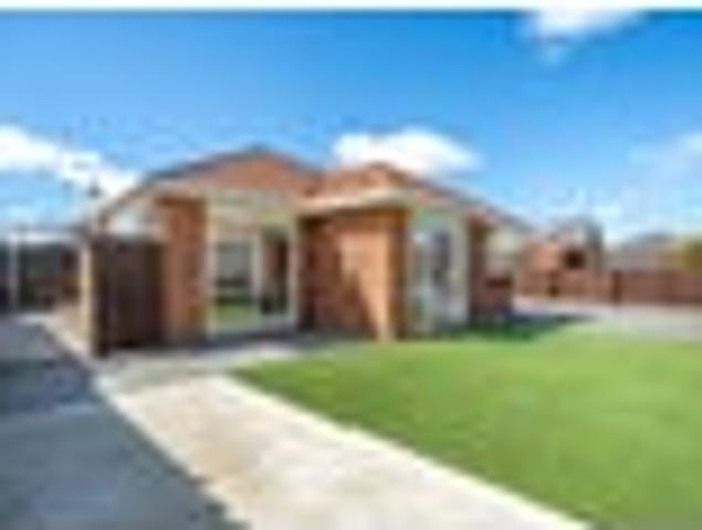 House for sale in Chaslands, Canterbury