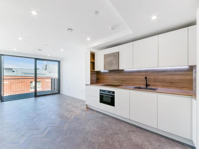 Apartment for rent in Bromley-by-Bow, Poplar Grove