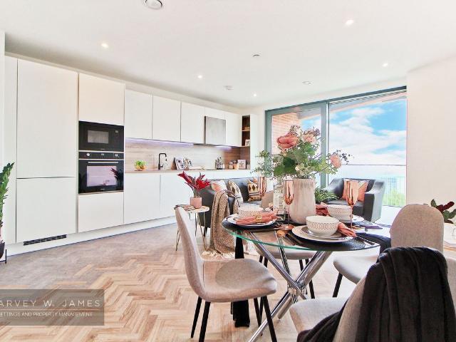 Apartment for rent in Bromley-by-Bow, Poplar Grove
