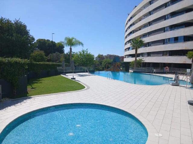 Apartamento en alquiler en Puerto de la Torre, Málaga-Costa del Sol