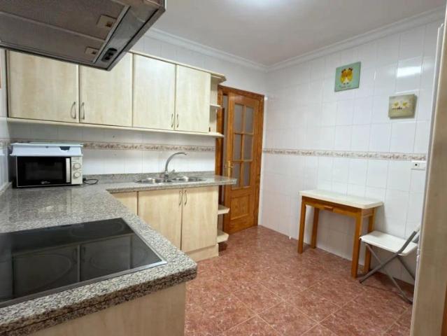 Apartamento en alquiler en Puerto de la Torre, Málaga-Costa del Sol