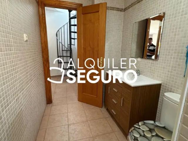 Apartamento en alquiler en Puerto de la Torre, Málaga-Costa del Sol