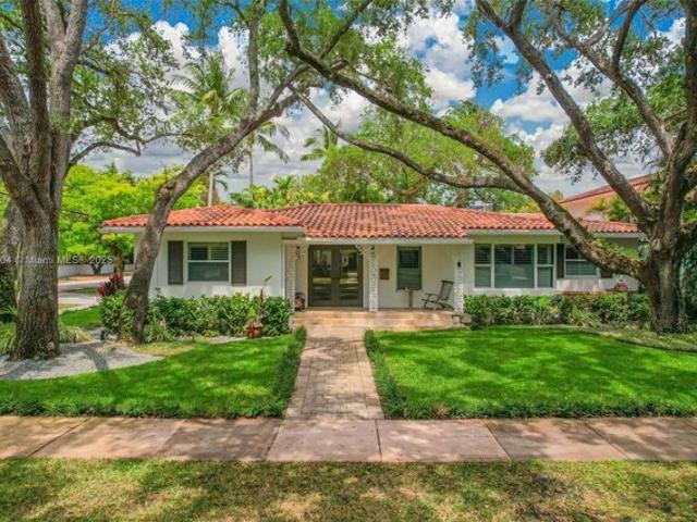 House for sale in Coral Gables