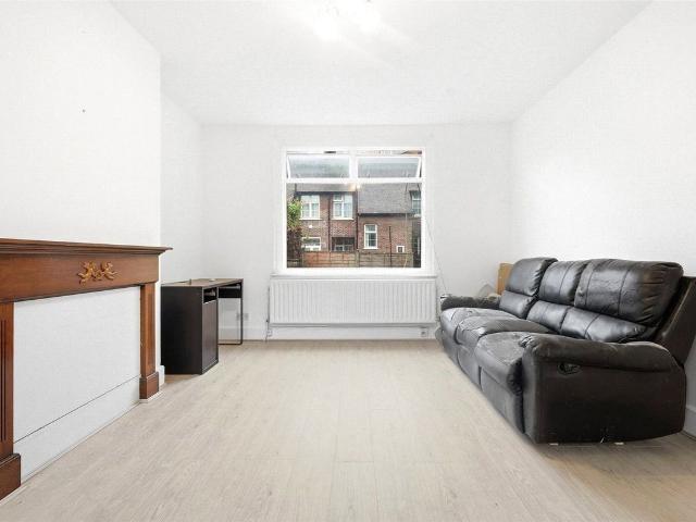 House for rent in Poplar Grove, Greater London