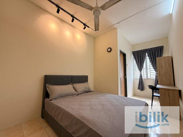 Room for rent in Sendayan Village, Negeri Sembilan