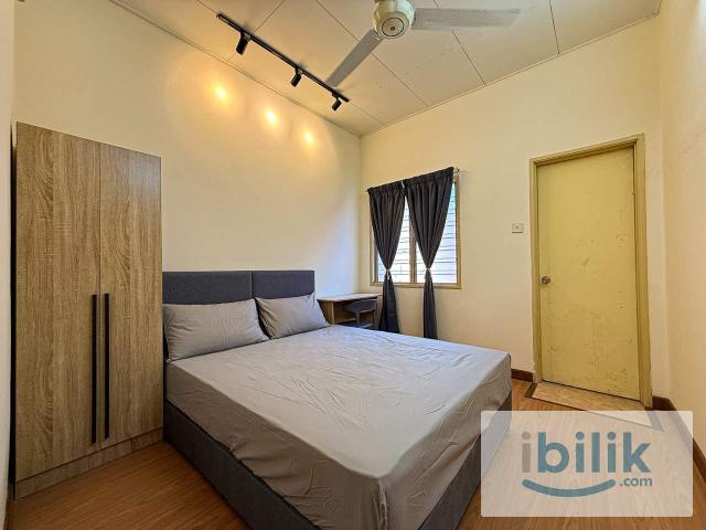 Room for rent in Sendayan Village, Negeri Sembilan