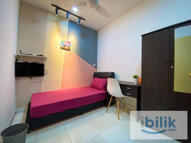 Room for rent in Petaling, Alam Impian