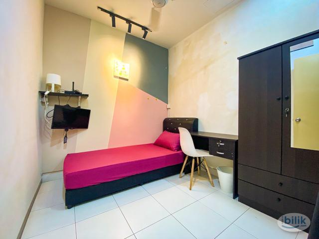 Room for rent in Petaling, Alam Impian