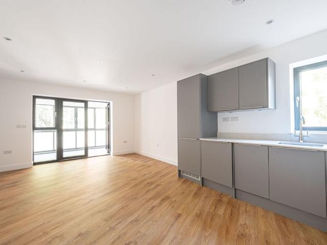 Apartment for rent in Maitland Park, Greater London
