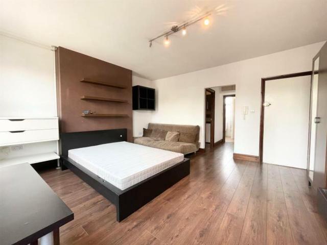 Studio for rent in Chalk Farm, Greater London