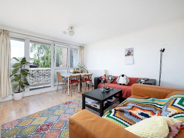 Apartment for rent in Chalk Farm, Greater London