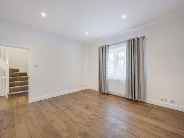Apartment for rent in Royal Borough of Kingston upon Thames, Greater London