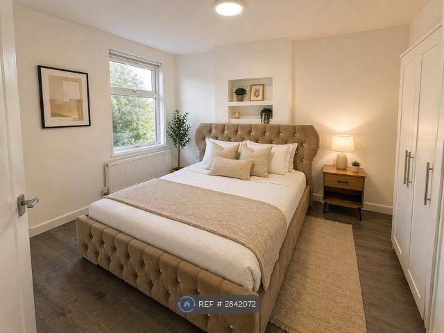 Room for rent in Freezywater, Greater London