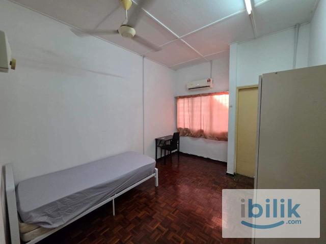 Room for rent in Petaling, Alam Impian