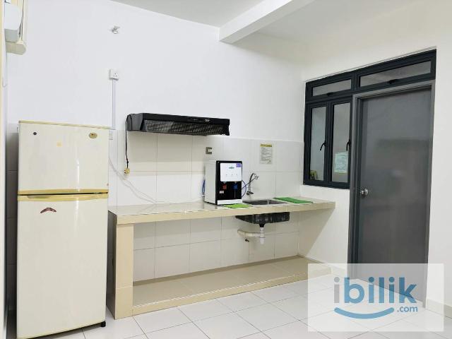 Room for rent in Petaling, Alam Impian