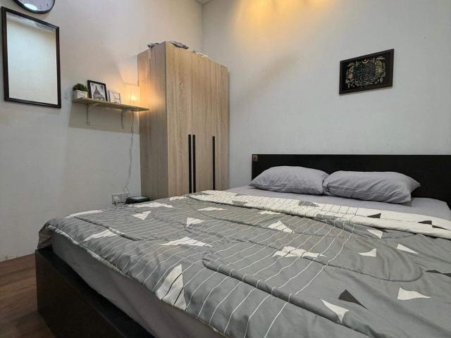 Room for rent in Petaling, Alam Impian