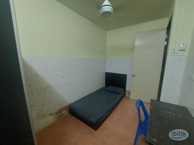 Room for rent in Tanjong Sepat, Selangor