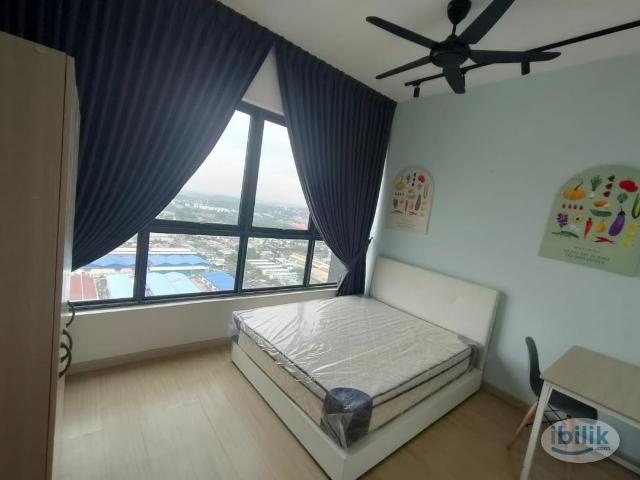 Room for rent in Petaling, Alam Impian