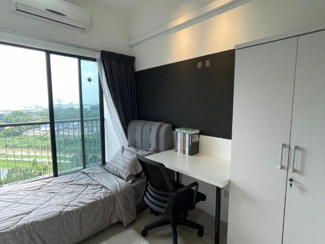 Room for rent in Petaling, Alam Impian