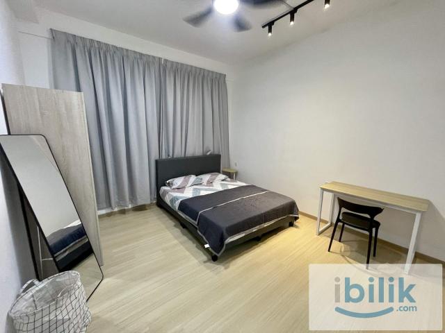 Room for rent in Petaling, Alam Impian