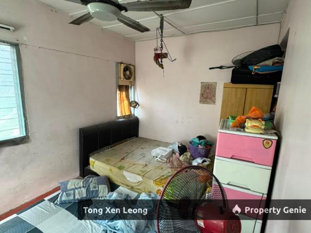 Terraced House for sale in Malaka