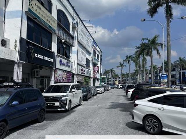 Shop for sale in Malaka