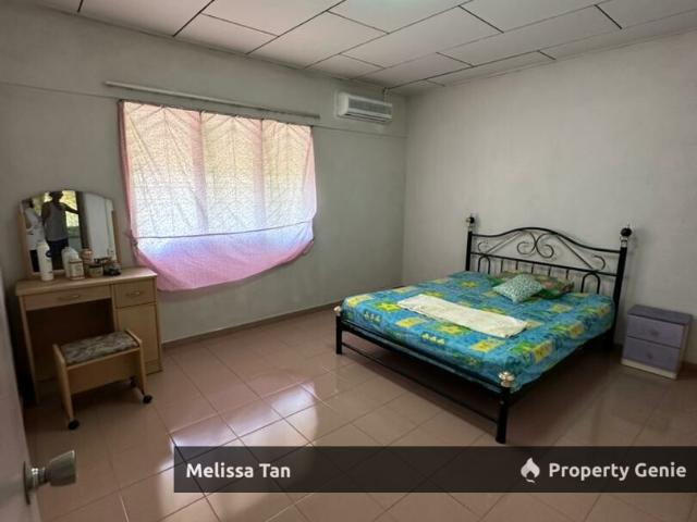 Terraced House for sale in Malaka