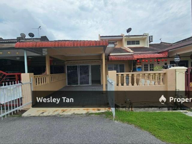 Terraced House for sale in Malaka
